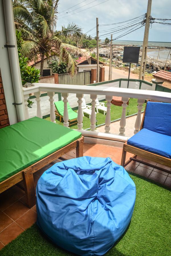 Explore Hostels Negombo Kochchikade Esterno foto