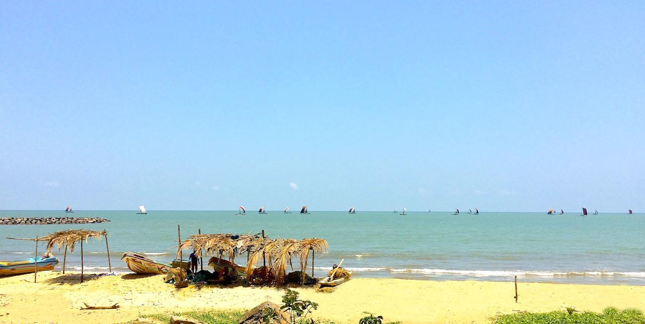 Explore Hostels Negombo Kochchikade Esterno foto