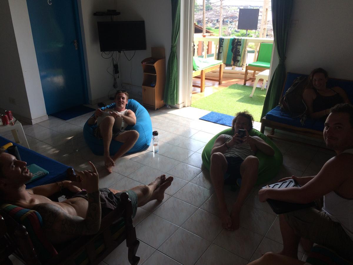 Explore Hostels Negombo Kochchikade Esterno foto