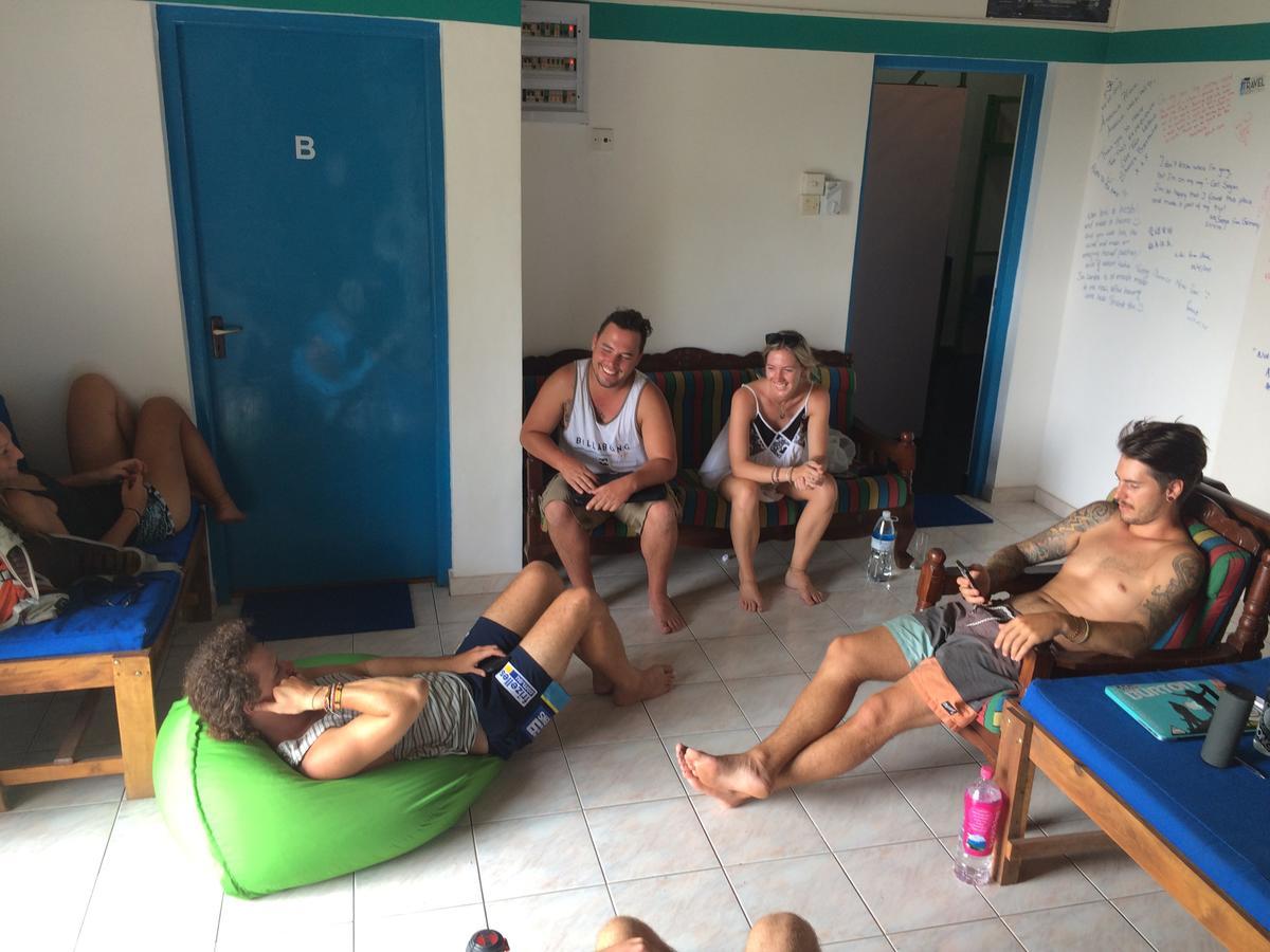 Explore Hostels Negombo Kochchikade Esterno foto