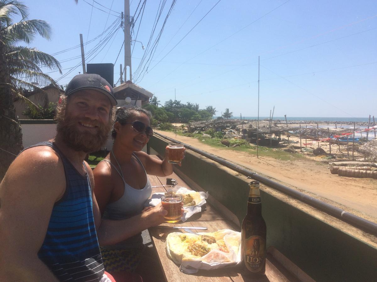 Explore Hostels Negombo Kochchikade Esterno foto