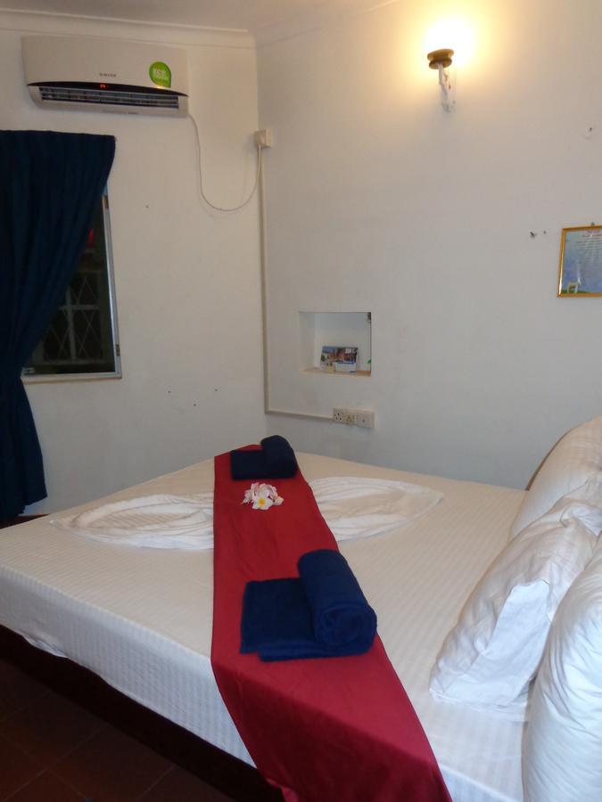 Explore Hostels Negombo Kochchikade Esterno foto