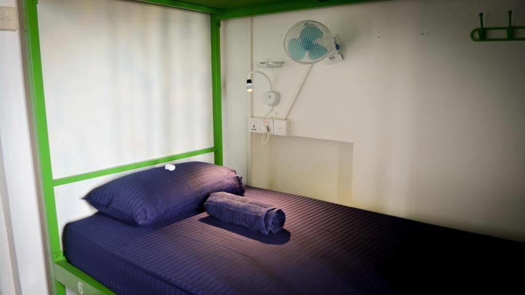 Explore Hostels Negombo Kochchikade Esterno foto