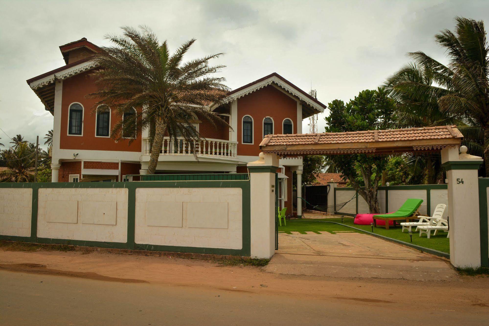 Explore Hostels Negombo Kochchikade Esterno foto