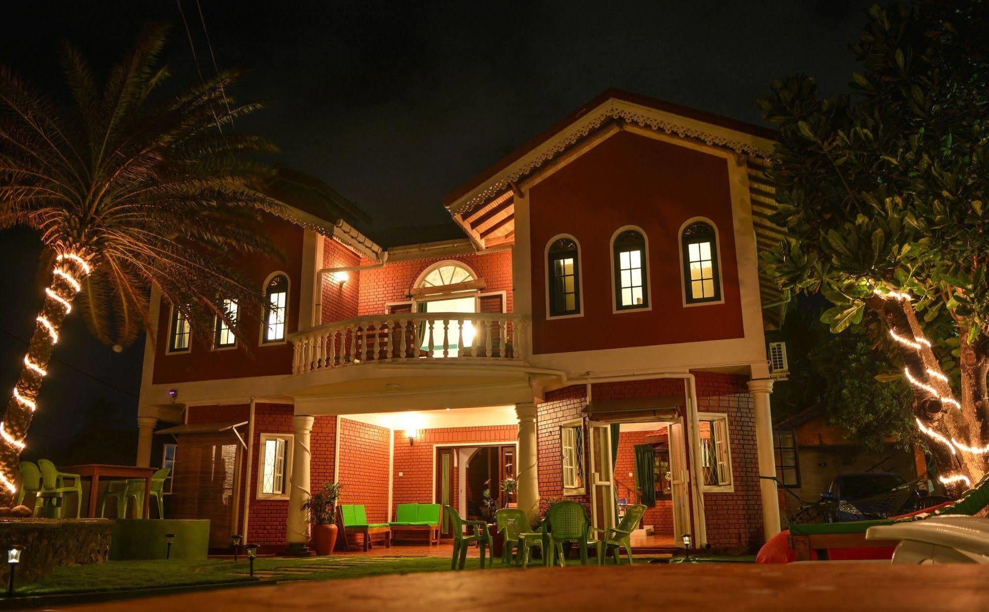 Explore Hostels Negombo Kochchikade Esterno foto