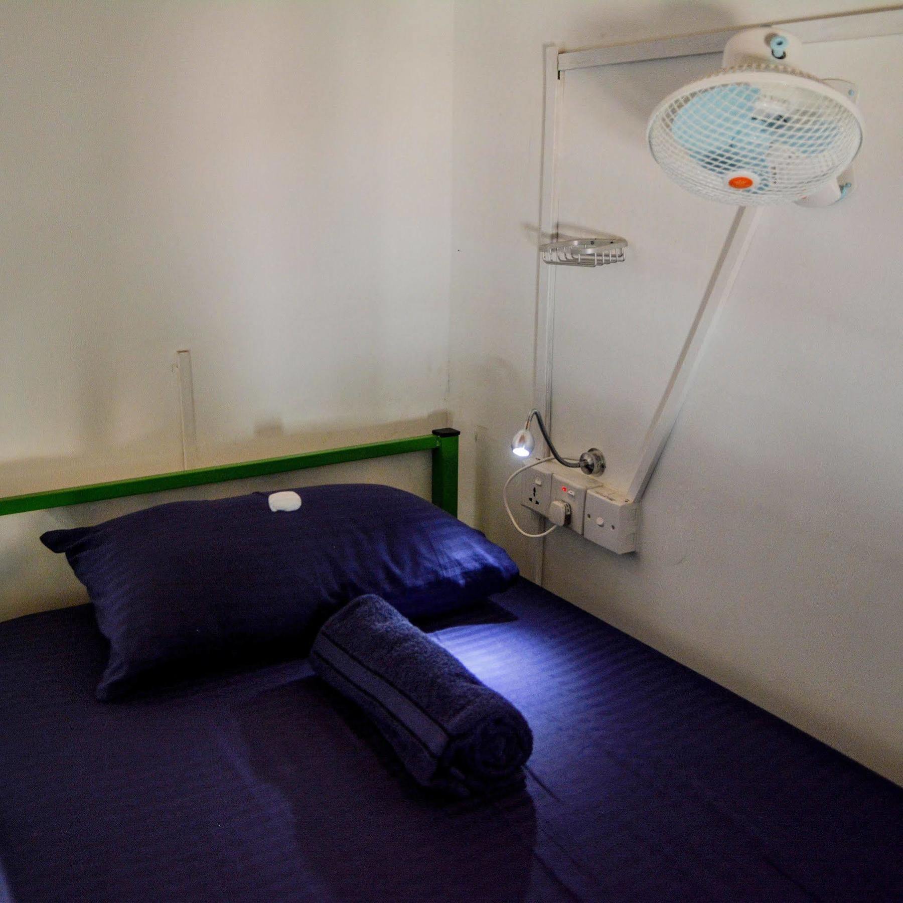 Explore Hostels Negombo Kochchikade Esterno foto
