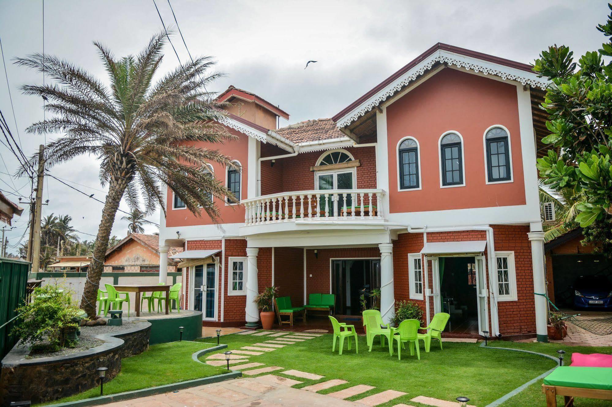 Explore Hostels Negombo Kochchikade Esterno foto