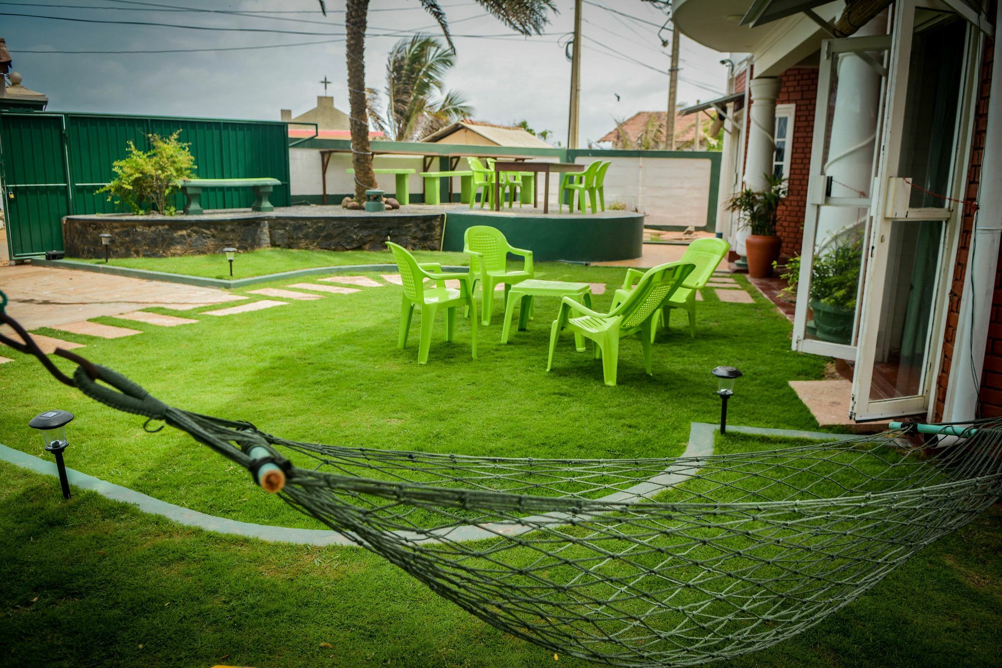 Explore Hostels Negombo Kochchikade Esterno foto