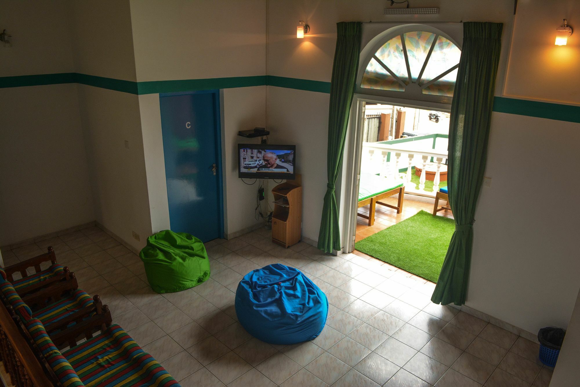 Explore Hostels Negombo Kochchikade Esterno foto