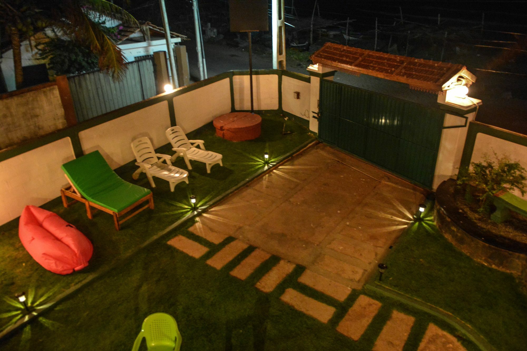 Explore Hostels Negombo Kochchikade Esterno foto